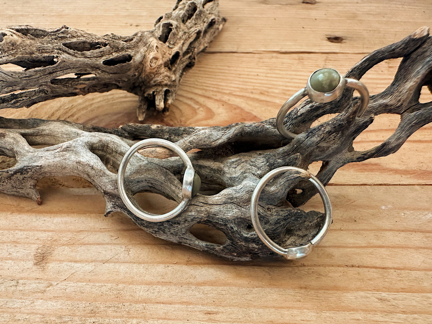 Serpentine midi ring